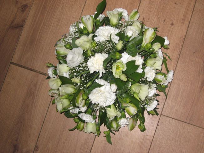 White posy arrangement